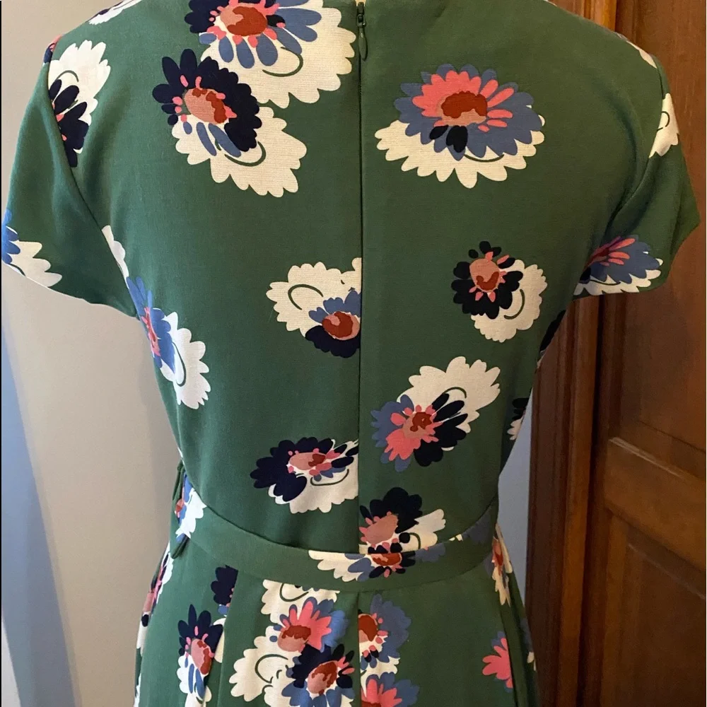 Beautiful Green Boden Knit dress - Picture 6 of 8